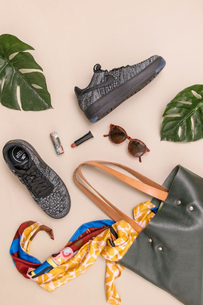 Giày trắng sạch cho outfit hằng ngày